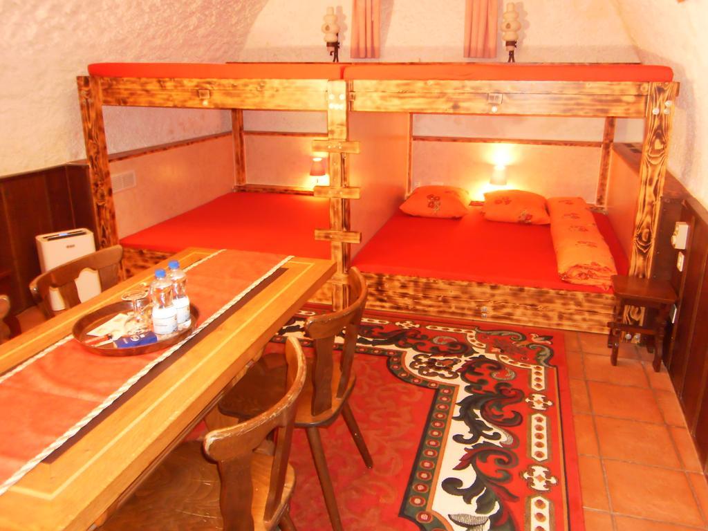 Casa Job - Gasthaus - Sauna, Whirlpool - Trun 外观 照片